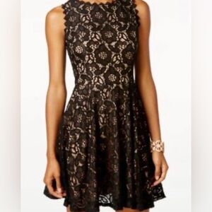 Chic Black Lace Mini Dress